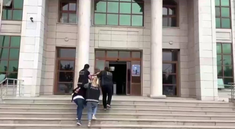 Genci Sokak Ortasında Zombiye Dönüştürerek Zehirleyen Şahıslar Yakalandı! (1)