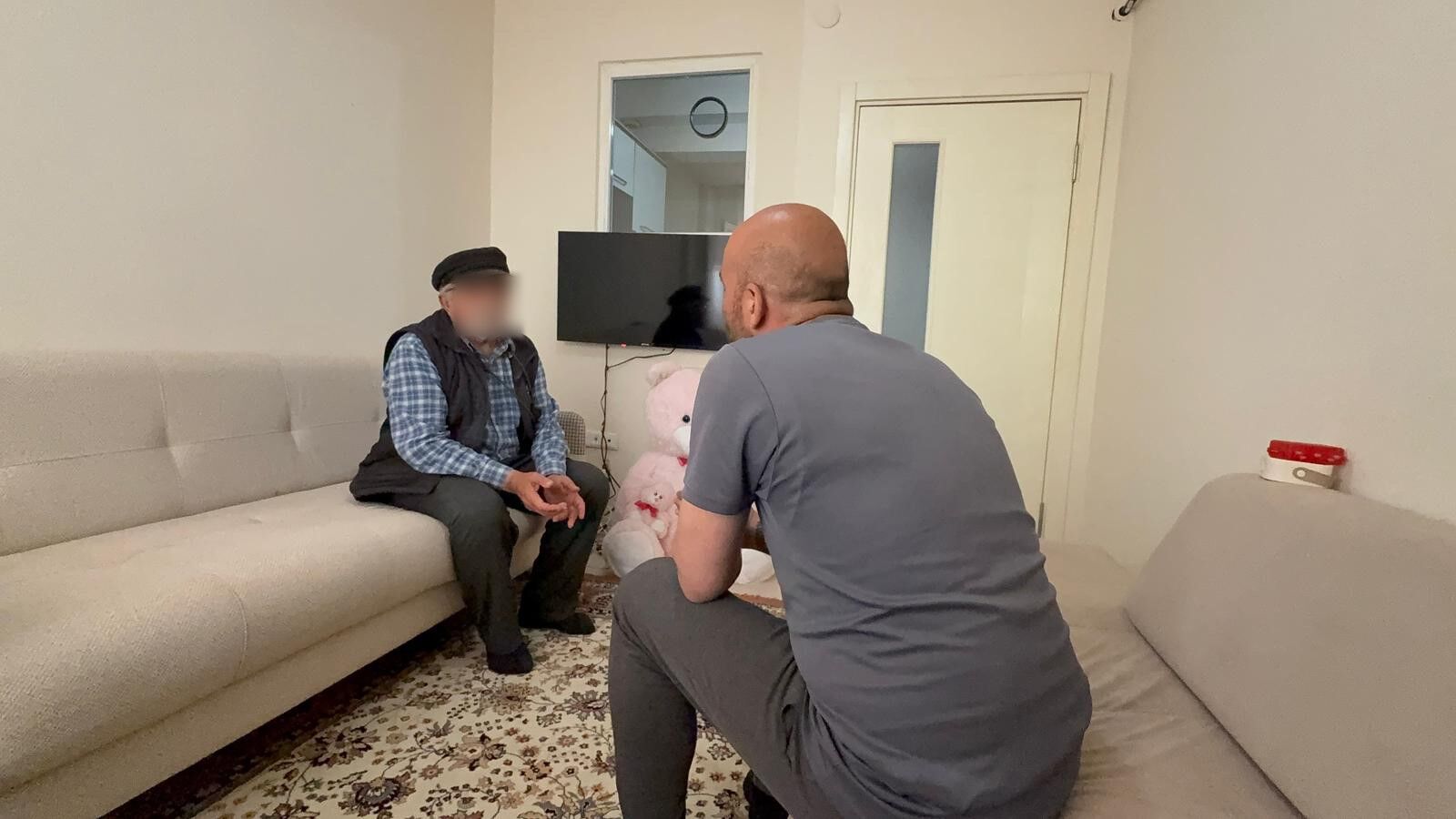 İban'ları Arkadaşıyla Paylaştı, 71 Yaşındaki Babasıyla Aynı Koğuşta Hapis Yattı (2)