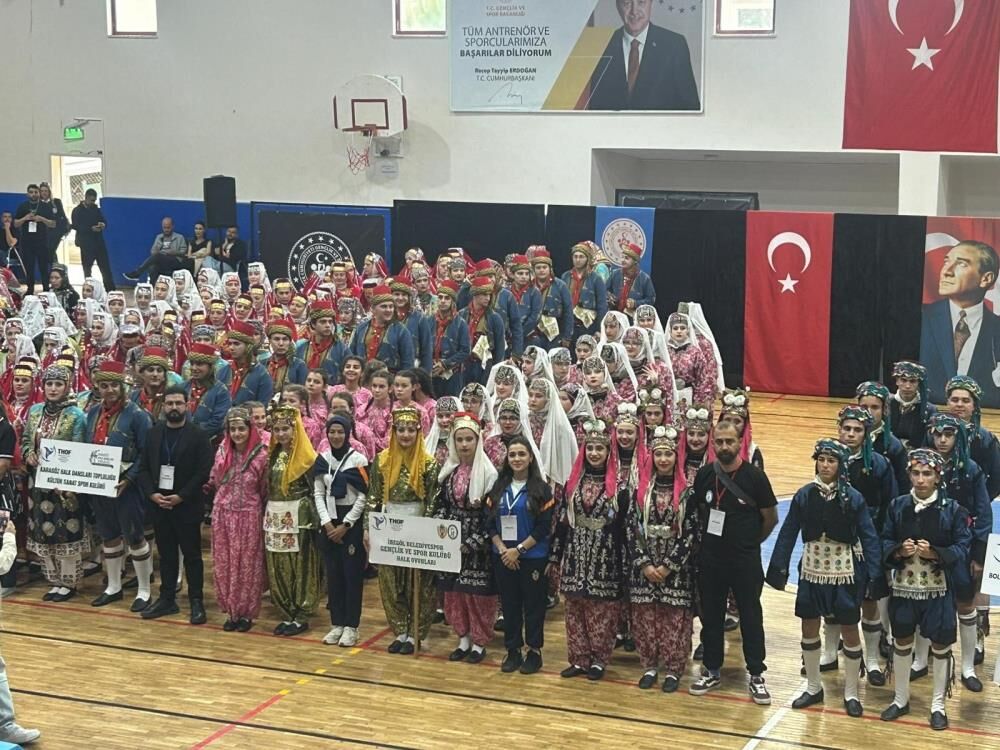 İnegöl Belediyesi Halk Dansları Bölge Finallerinde Şov Yaptı! (2)