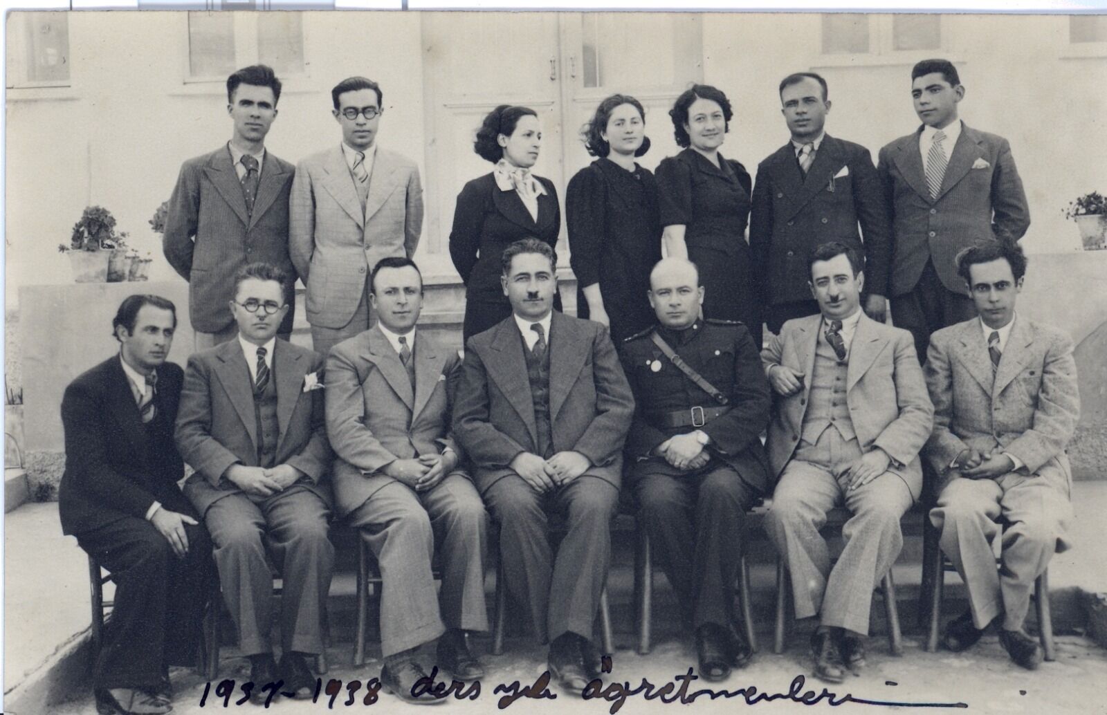 İnegöl Li̇sesi̇ Tabeladan Silindi Ama Anılarda Hala Yaşıyor (5)