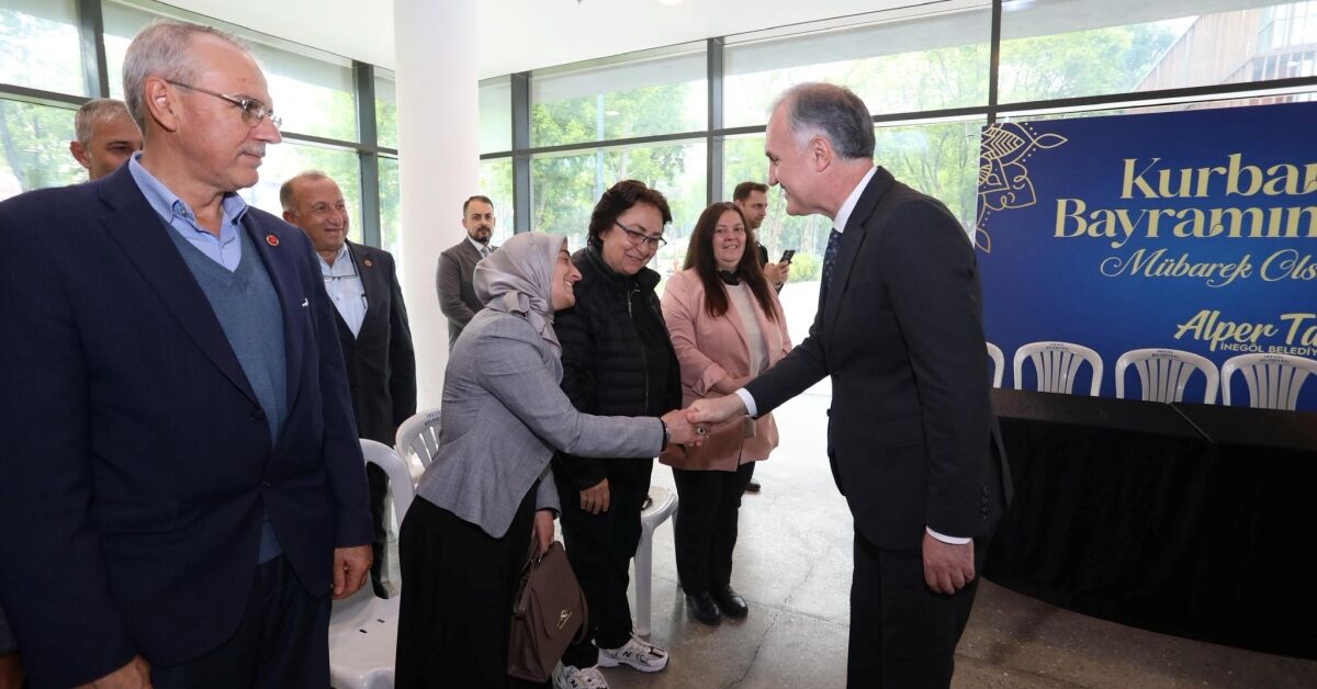 İnegöl Protokolü Bayramlaşma Töreninde Bir Araya Geldi (4)