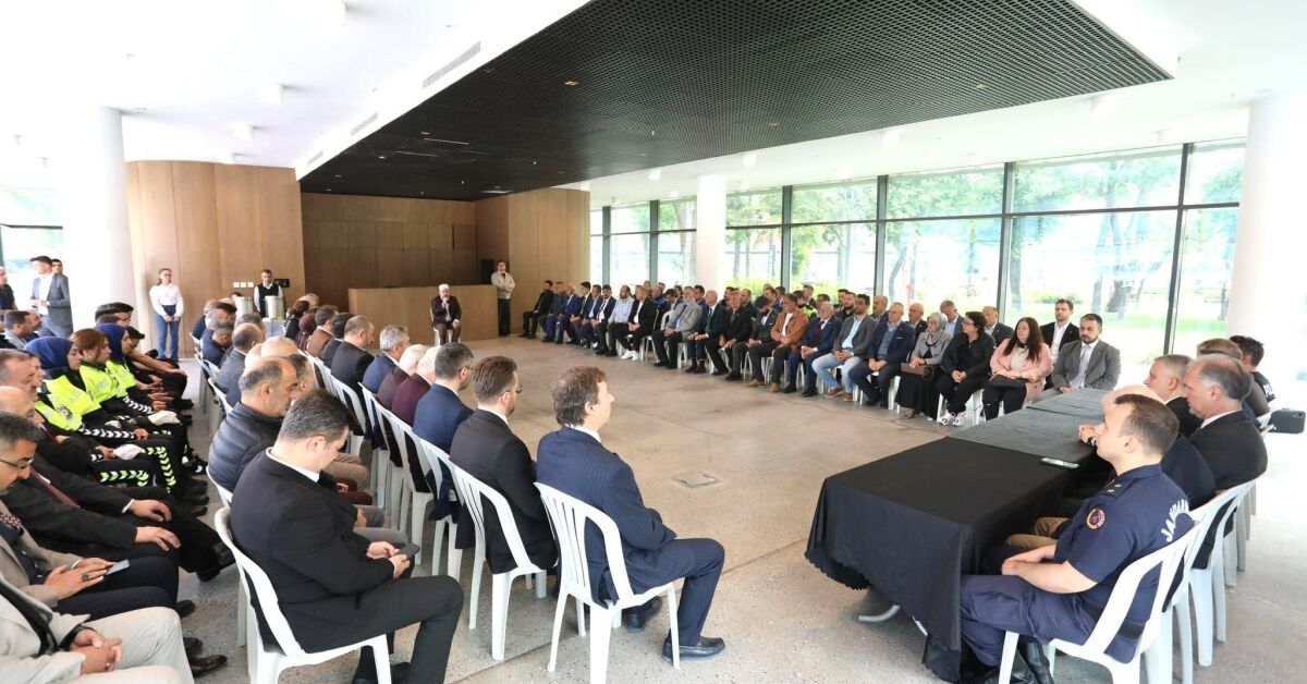 İnegöl Protokolü Bayramlaşma Töreninde Bir Araya Geldi (6)