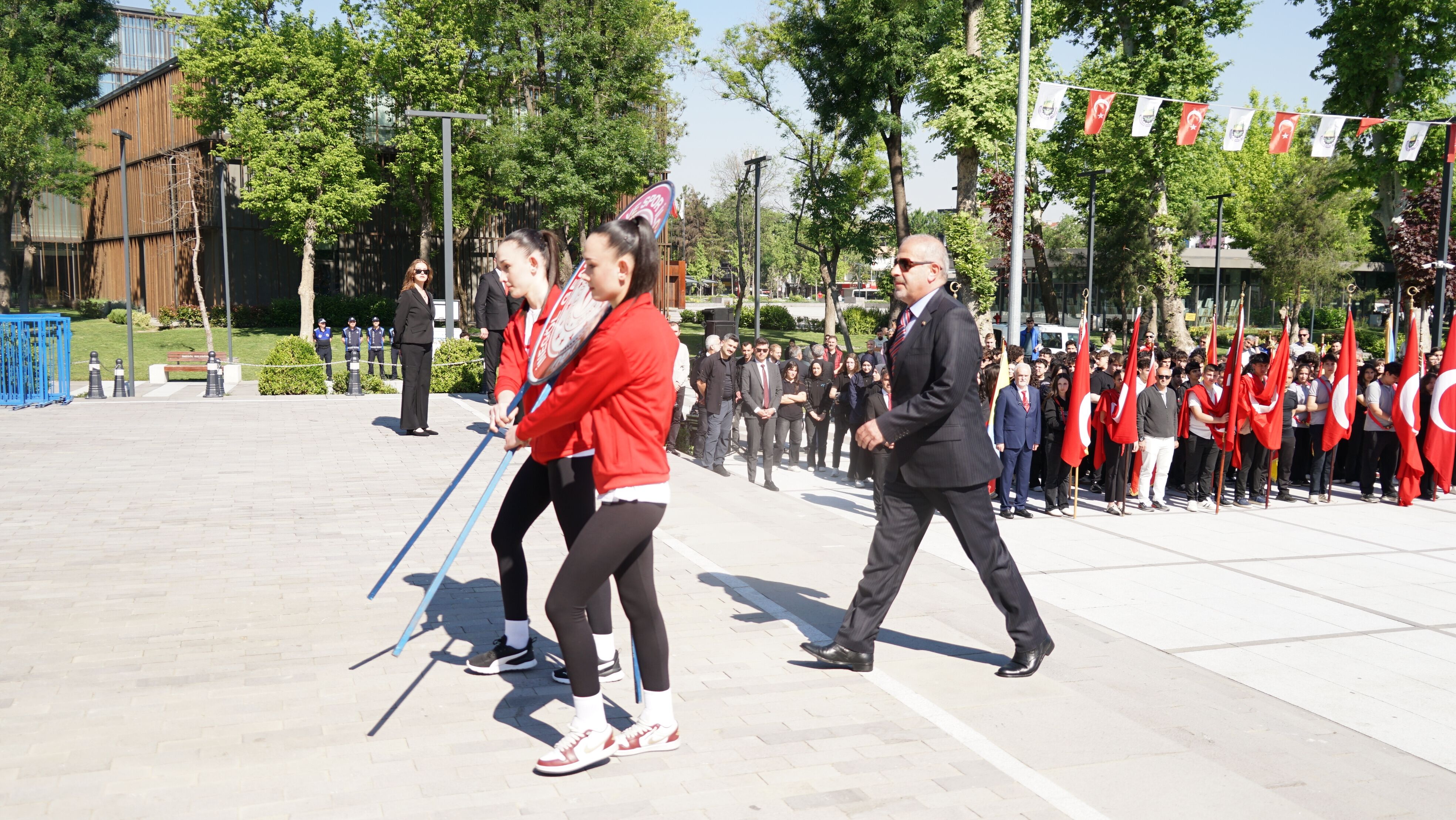 İnegöl’de 19 Mayıs Törenleri Çelenk Sunumuyla Başladı (8)