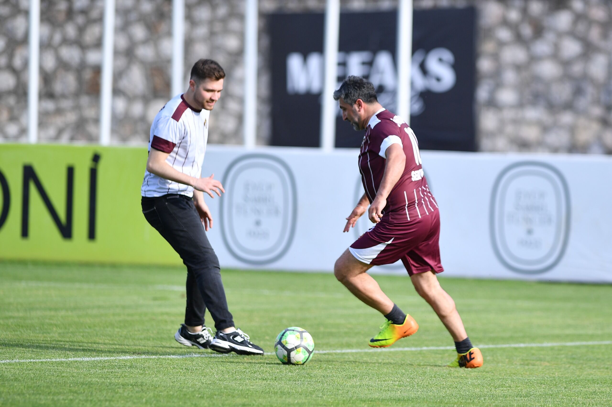 İnegöl’de Dostluk Maçında Şov! Kaymakam Eren Arslan Şampiyon Oldu, Gökhan Güleç Hat Trick Yaptı (4)