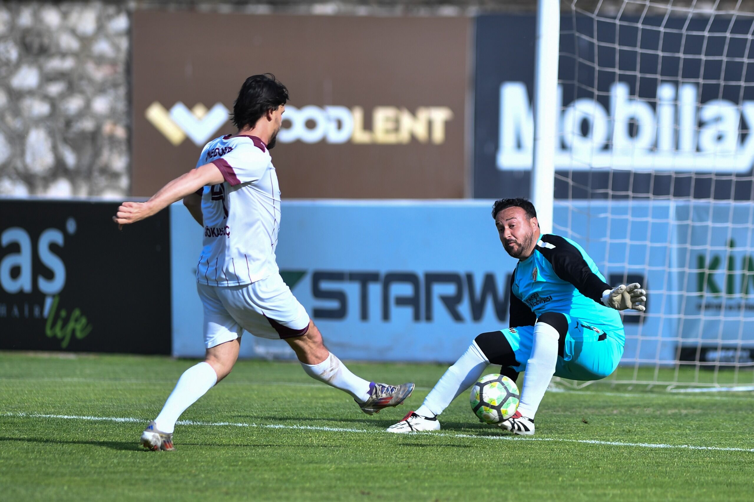 İnegöl’de Dostluk Maçında Şov! Kaymakam Eren Arslan Şampiyon Oldu, Gökhan Güleç Hat Trick Yaptı (5)
