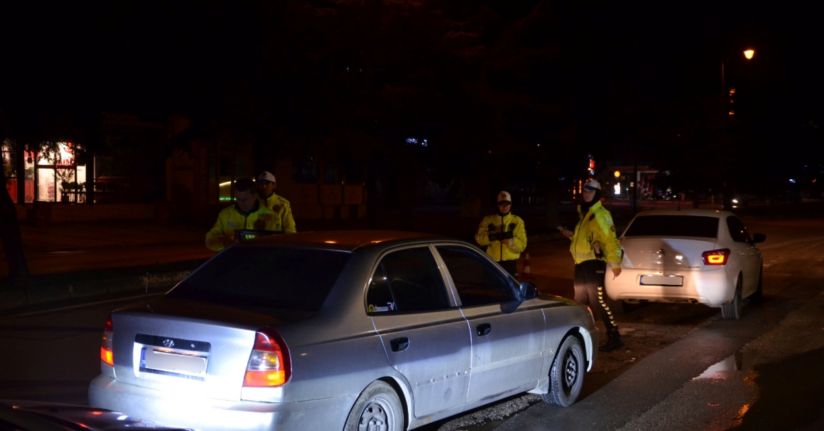 İnegöl’de Gece Trafik Denetimi Çok Sayıda Araca Ceza Kesildi (2)