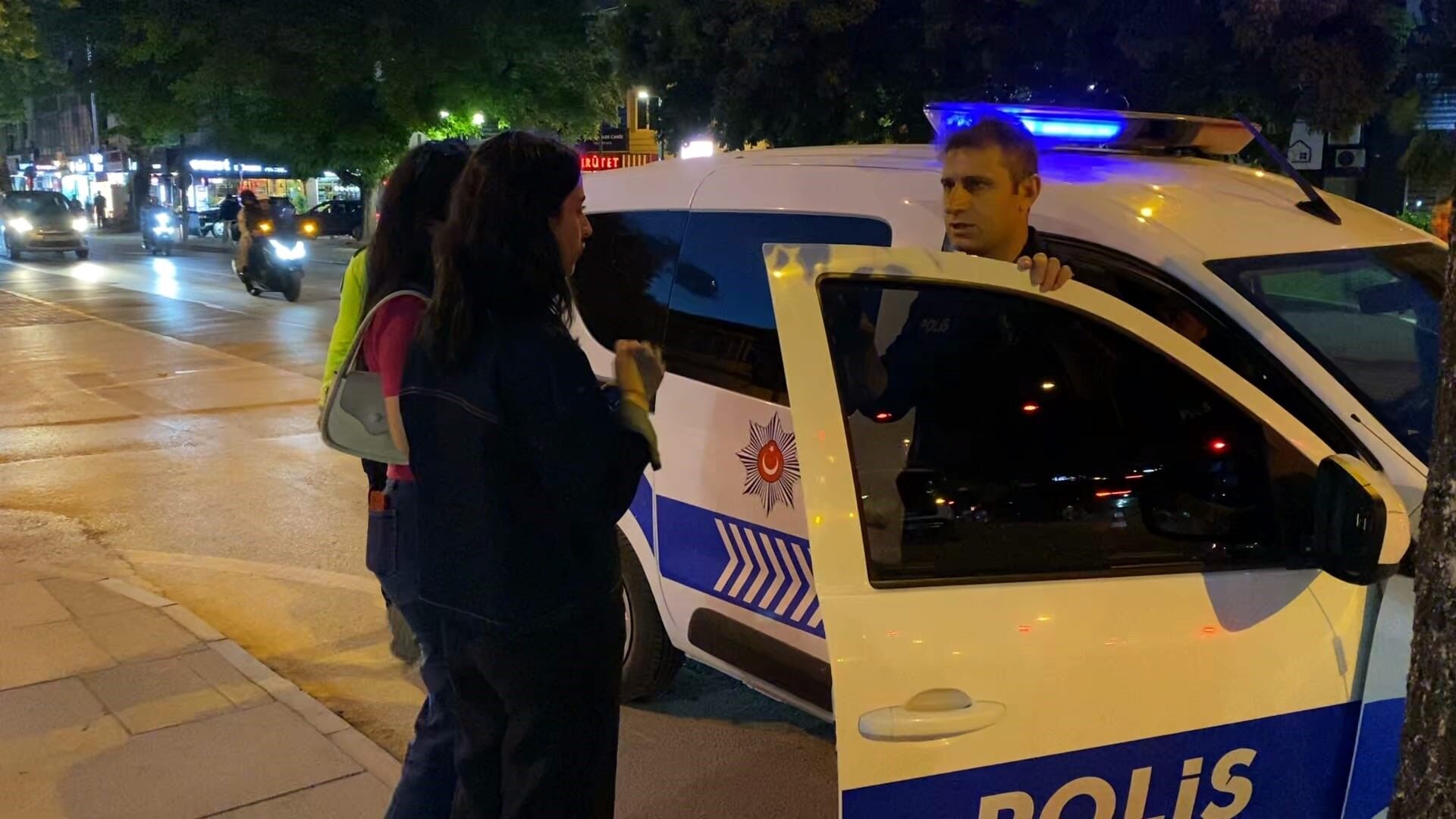 İnegöl’de Genç Kızın Duyarlı Davranışı Takdir Topladı (2)