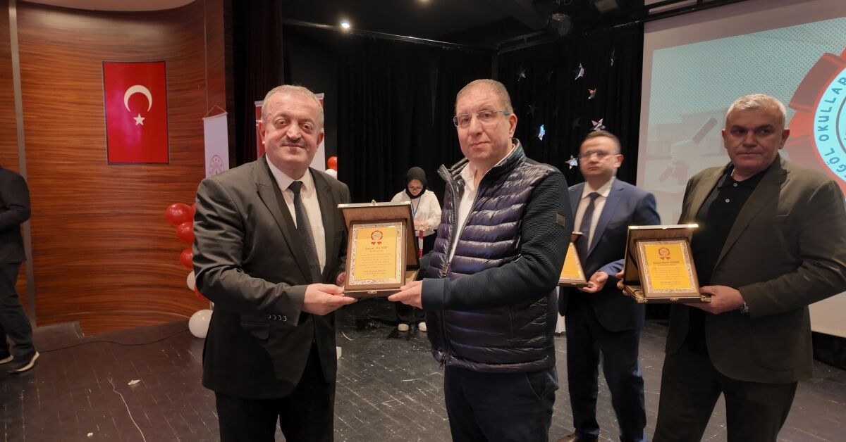 İnegöl’de İnemat 2026 Ödül Töreni Düzenlendi! Şampiyon Bu Sene De Değişmedi! (3)