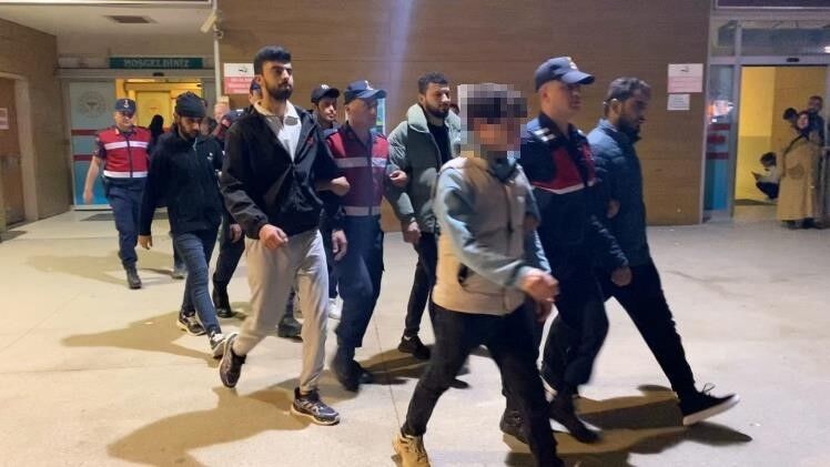 İnegöl'de Kaçak Yollarla Giren 7 Şahıs Yakalandı! (2)