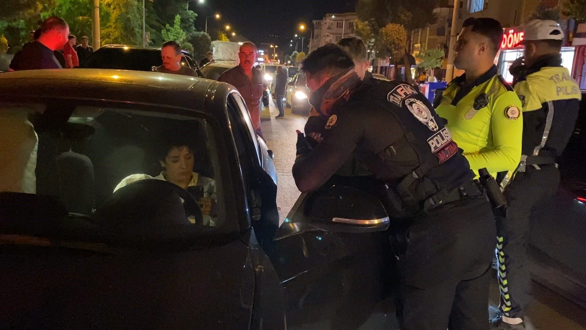İnegöl’de Kovalamaca Sonrası Kadın Sürücüye Ceza Yağdı (3)