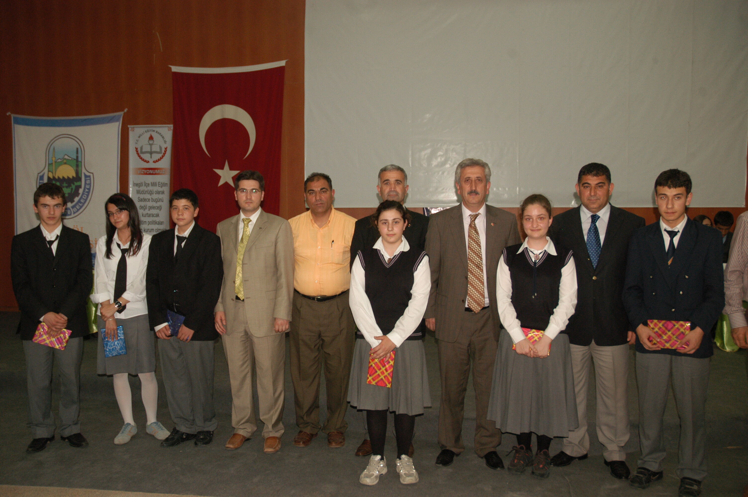 İnegöl’de Liseler Arası Bilgi Yarışmasını Fen Lisesi Kazandı Arşiv Haber 2008 Gençgazete (6)