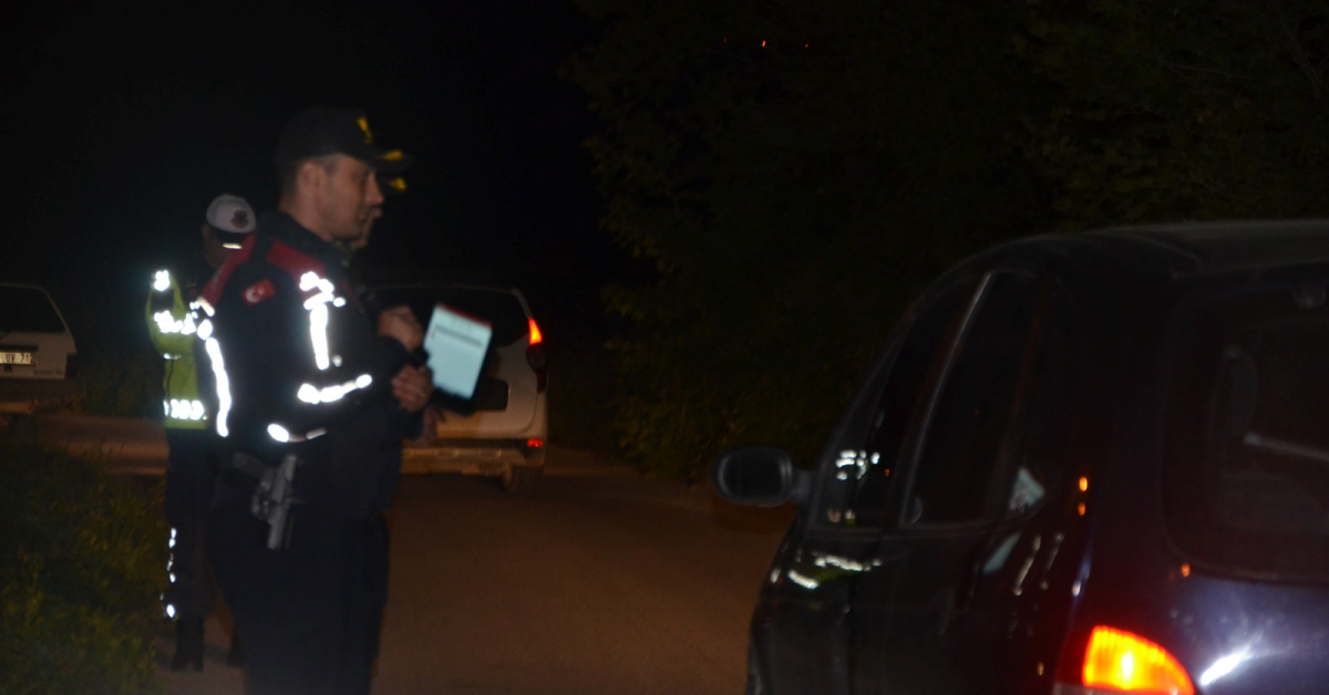 İnegöl’de Trafik Denetimi Sürücülere 500 Bin Lira Ceza Kesildi (2)