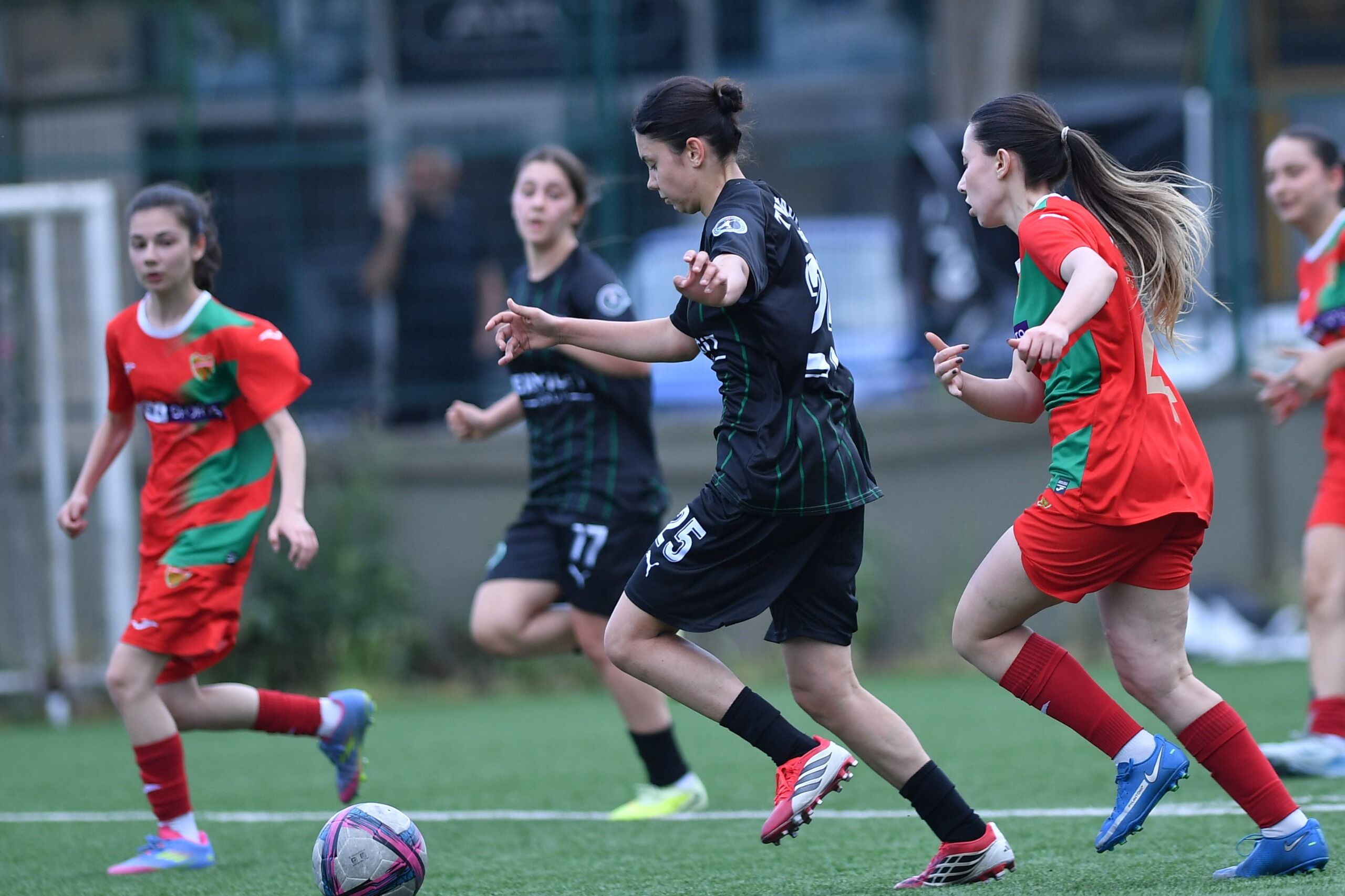 İnegöl’ün Kızları Gol Oldu Yağdı! (3)
