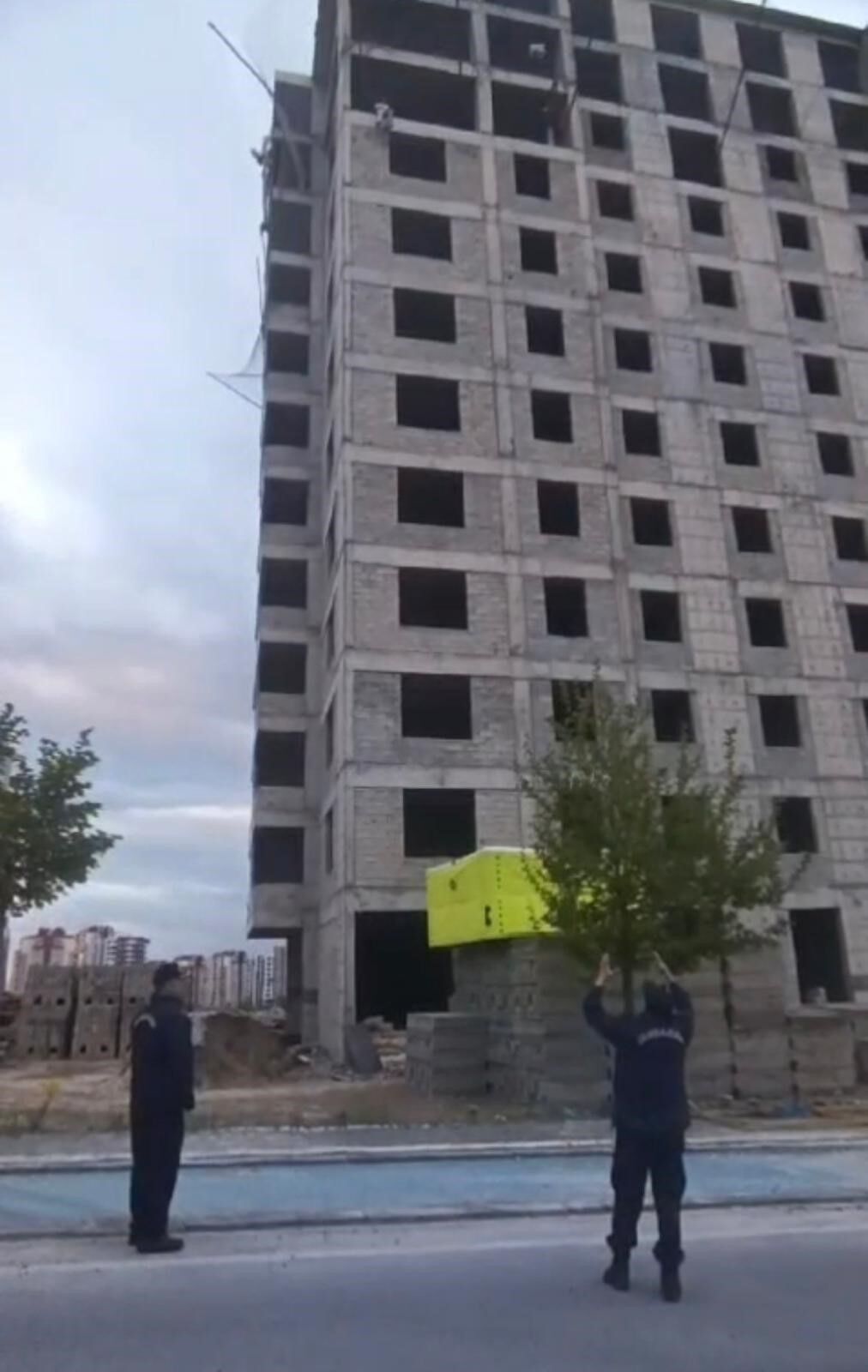 İntihara Kalkışan 16 Yaşındaki Çocuk 2 Saatte Ikna Edildi (1)
