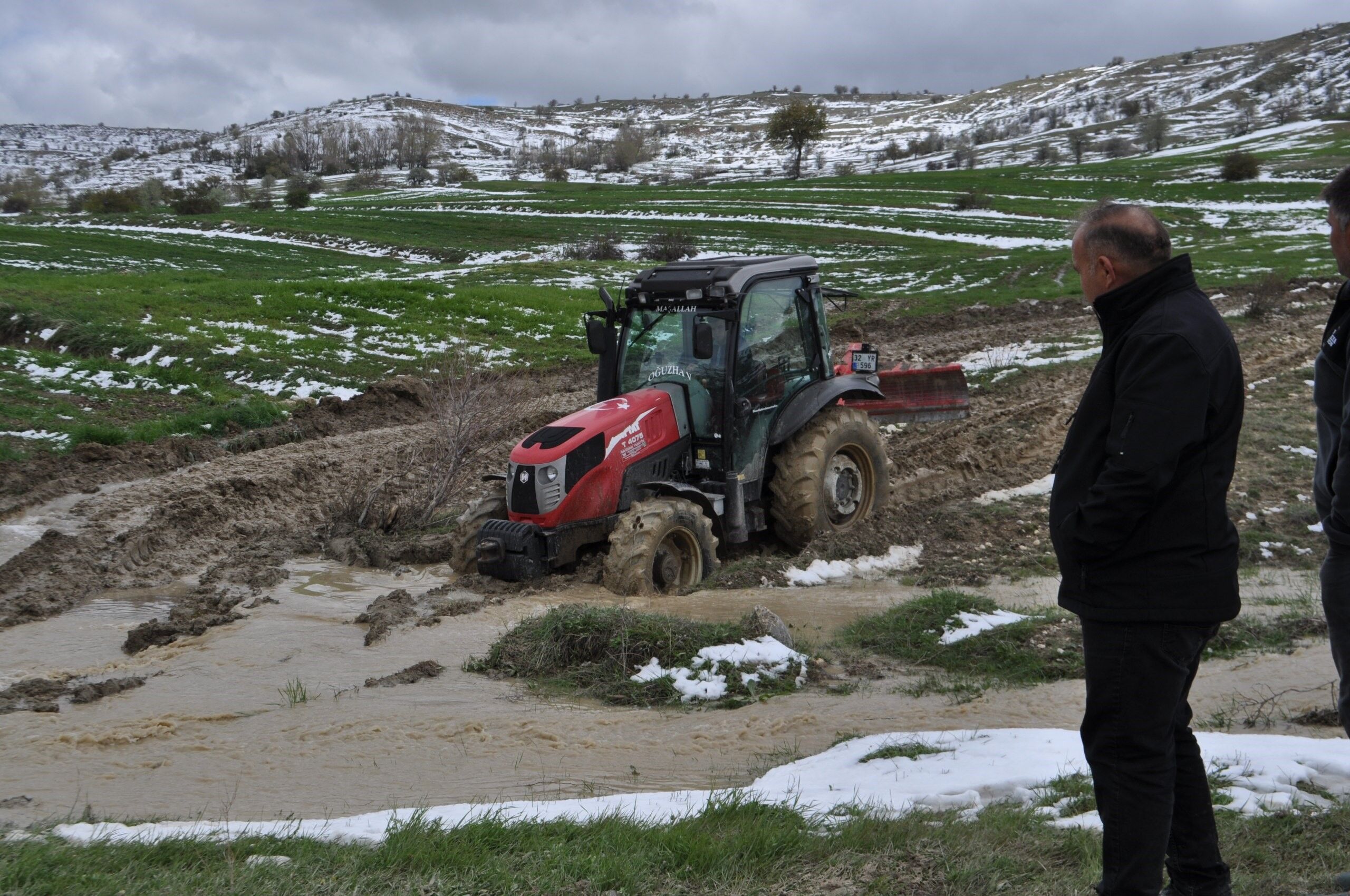 Isparta'da Yaylada Mahsur Kalan Çobanlar 30 Saat Sonra Kurtarıldı (4)