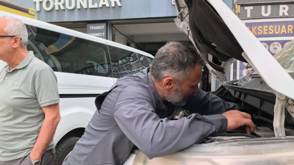 Kamyonetin Motorunda Giden Tamirci Konuştu Müşteriyi 40 Bin Liradan Kurtardık (1)