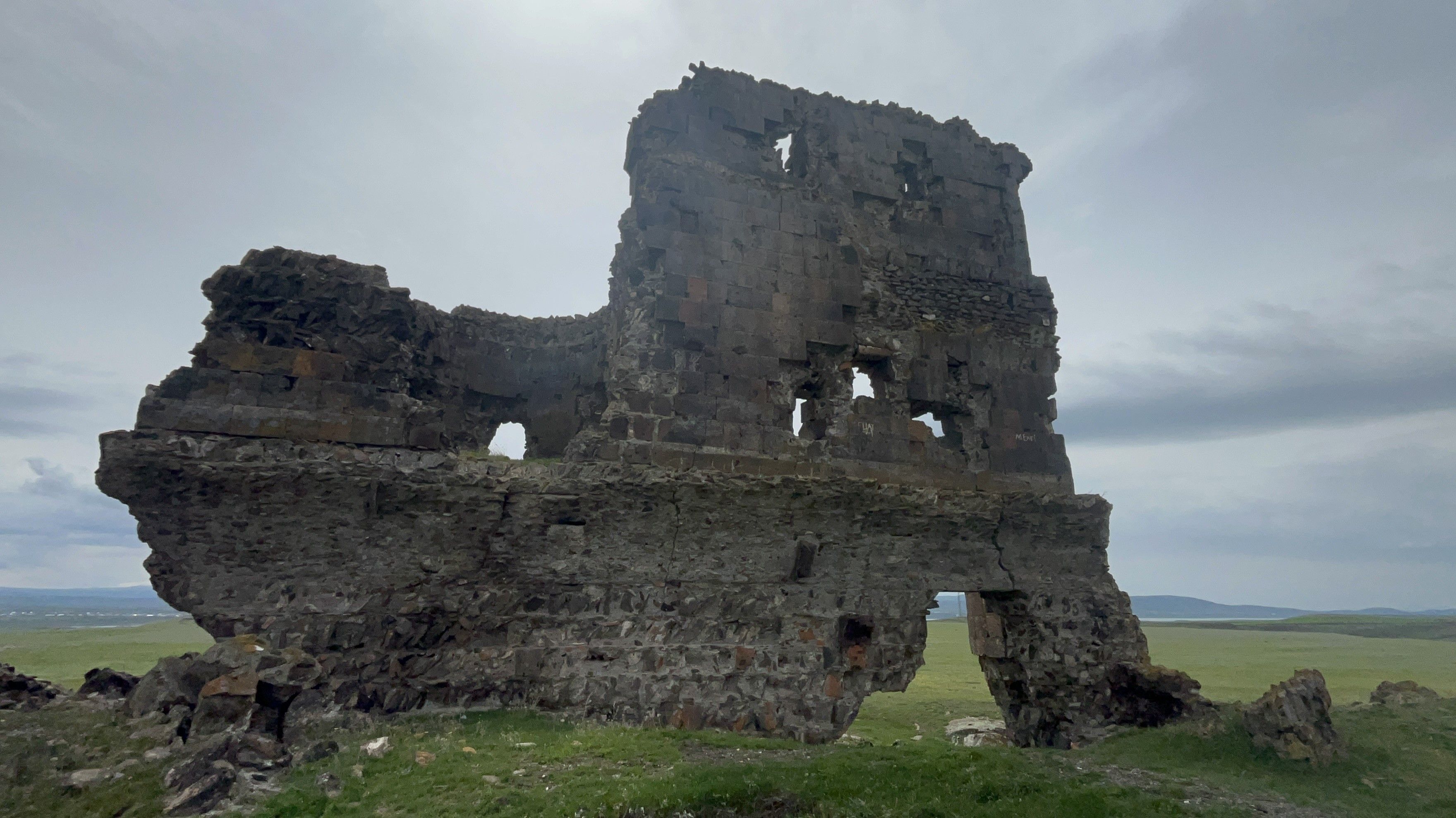 Kars'taki Bin Yıllık Kız Kalesi Yok Olma Tehlikesiyle Karşı Karşıya (2)