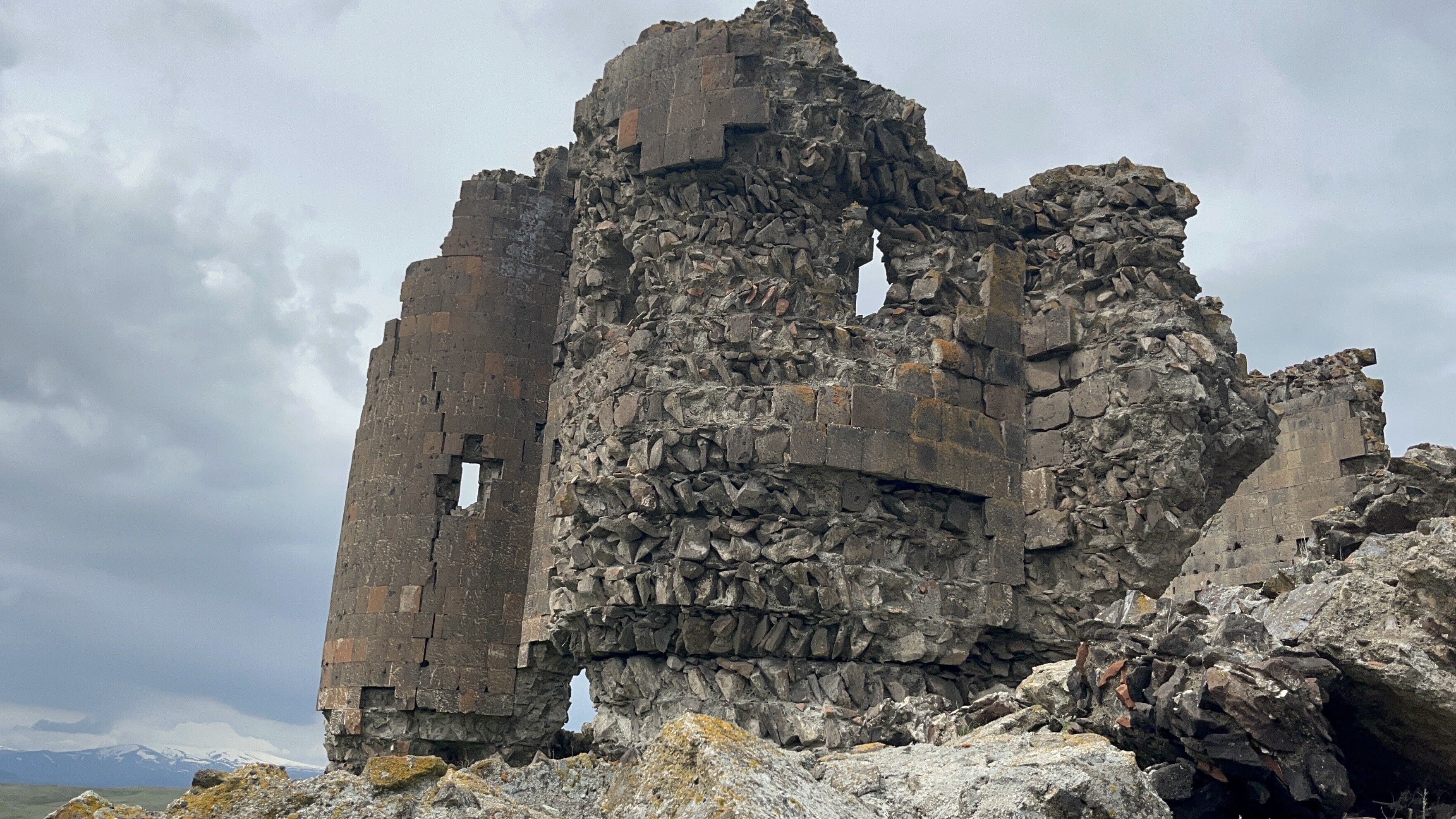 Kars'taki Bin Yıllık Kız Kalesi Yok Olma Tehlikesiyle Karşı Karşıya (4)