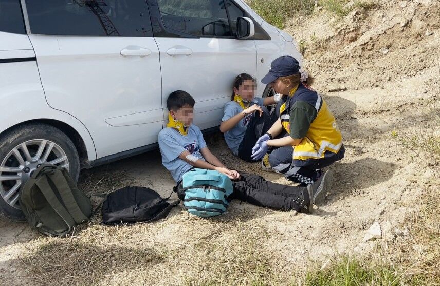 “Kedileri Kurtarayım Derken Servis Şarampole Yuvarlandı! 6 Öğrenci Yaralı (5)