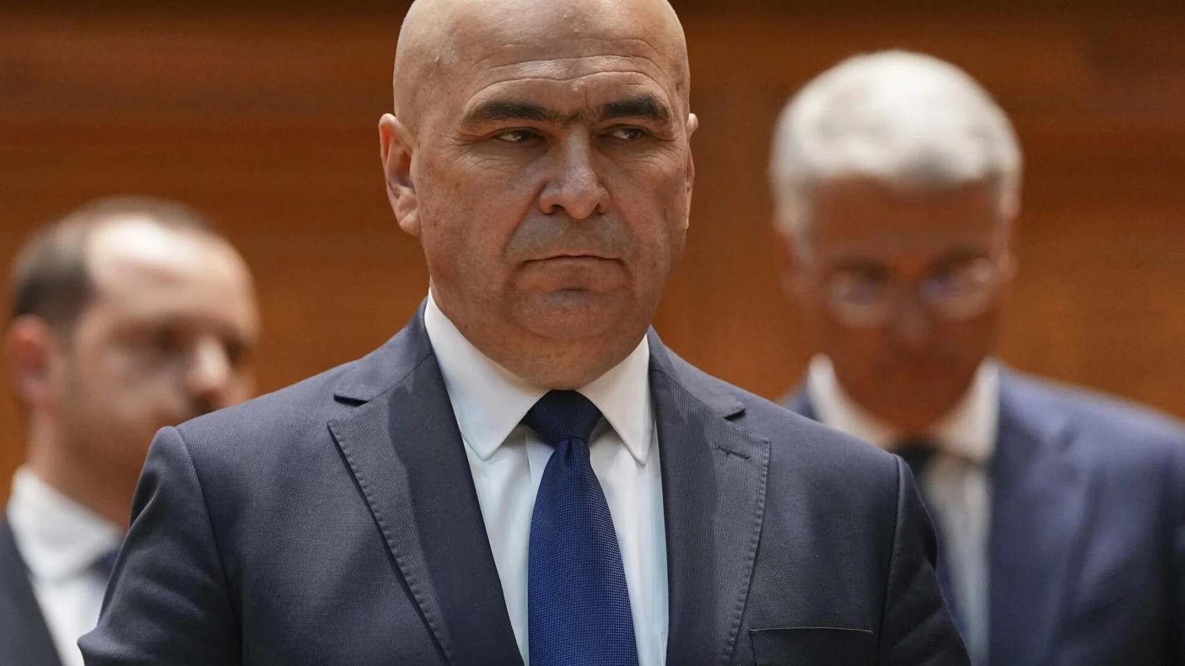Romanya’da Hükümet Düştü! (2)