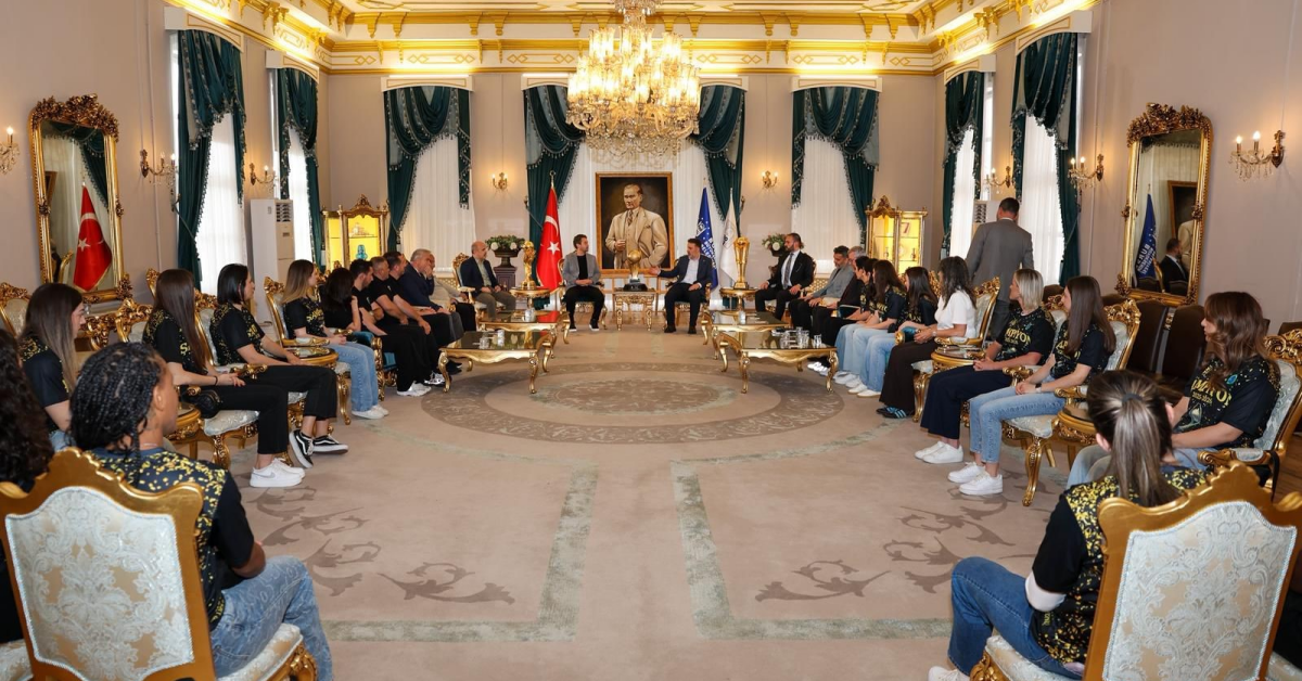 Şampiyon Hentbolculardan Başkan Vekili Biba’ya Ziyaret (3)