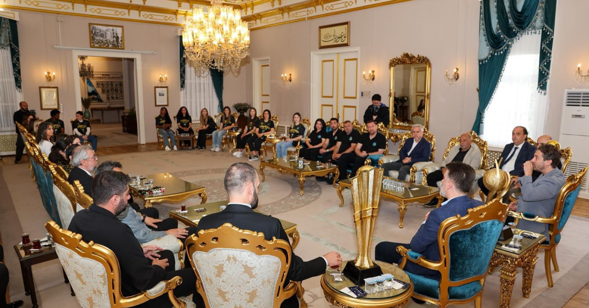 Şampiyon Hentbolculardan Başkan Vekili Biba’ya Ziyaret (4)
