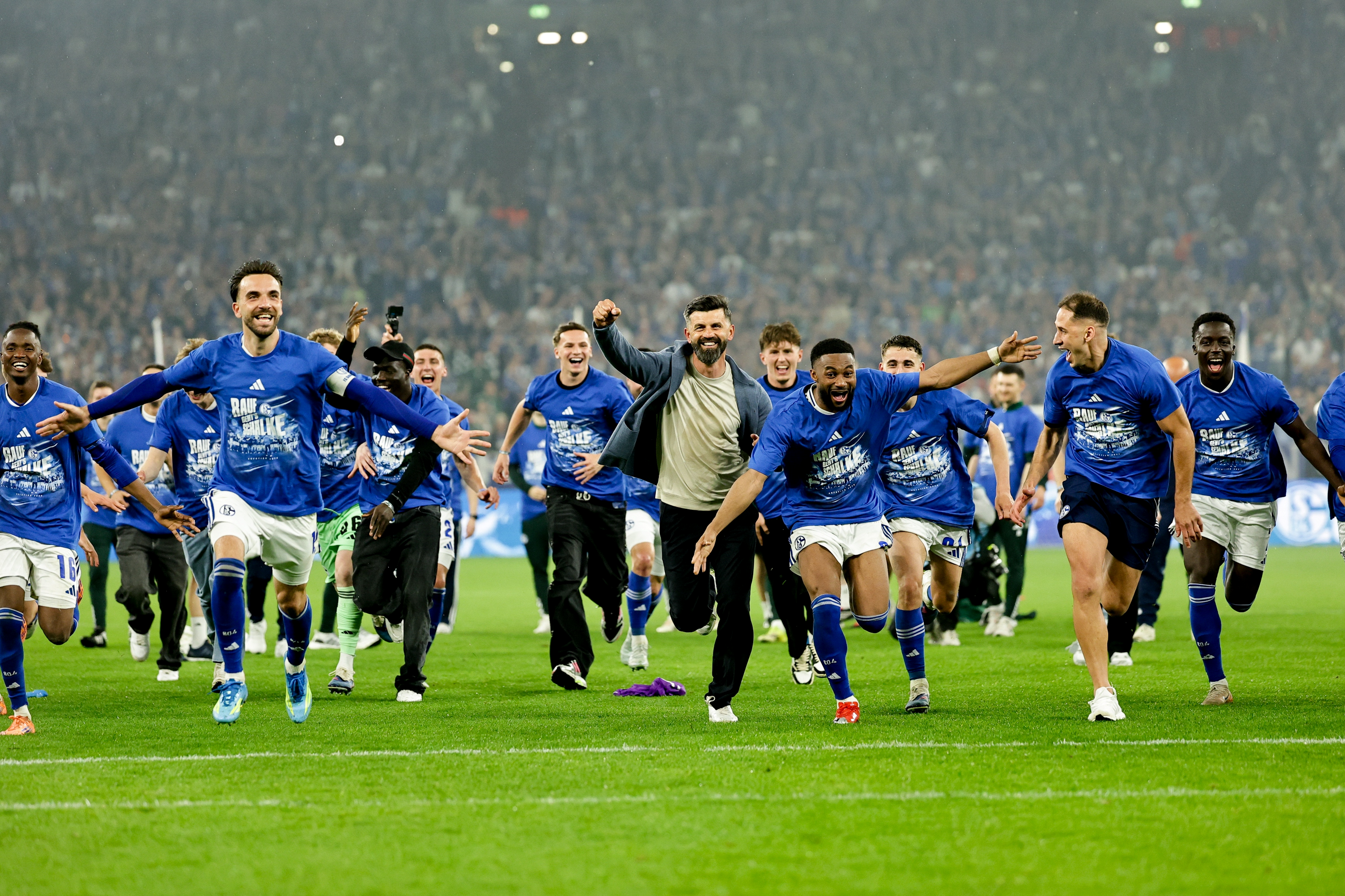 Schalke 04, 3 Yıl Sonra Bundesliga'da (4)