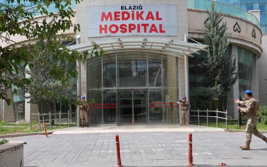Yoğun Bakımda Skandal! Doktor Ve Hemşireleri Gözaltına Aldıran Görüntüler Ortaya Çıktı