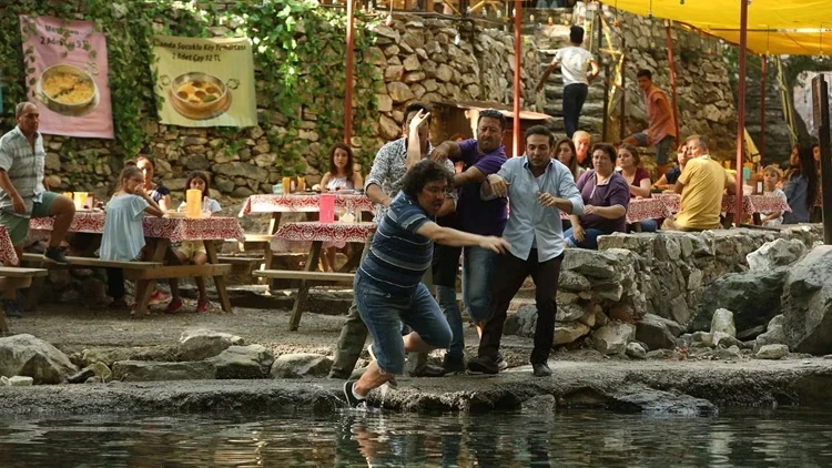 Yol Arkadaşım Filminin Konusu Nedir, Oyuncuları Kimler, Nerede Çekildi (2)