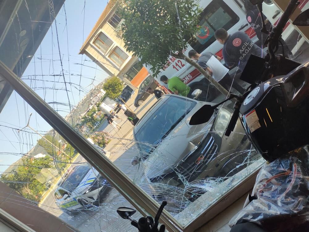 2,3 Milyonluk Hasar! Bursa'da Ehliyetsiz Genç Trafik Kabusu Yaşattı (2)