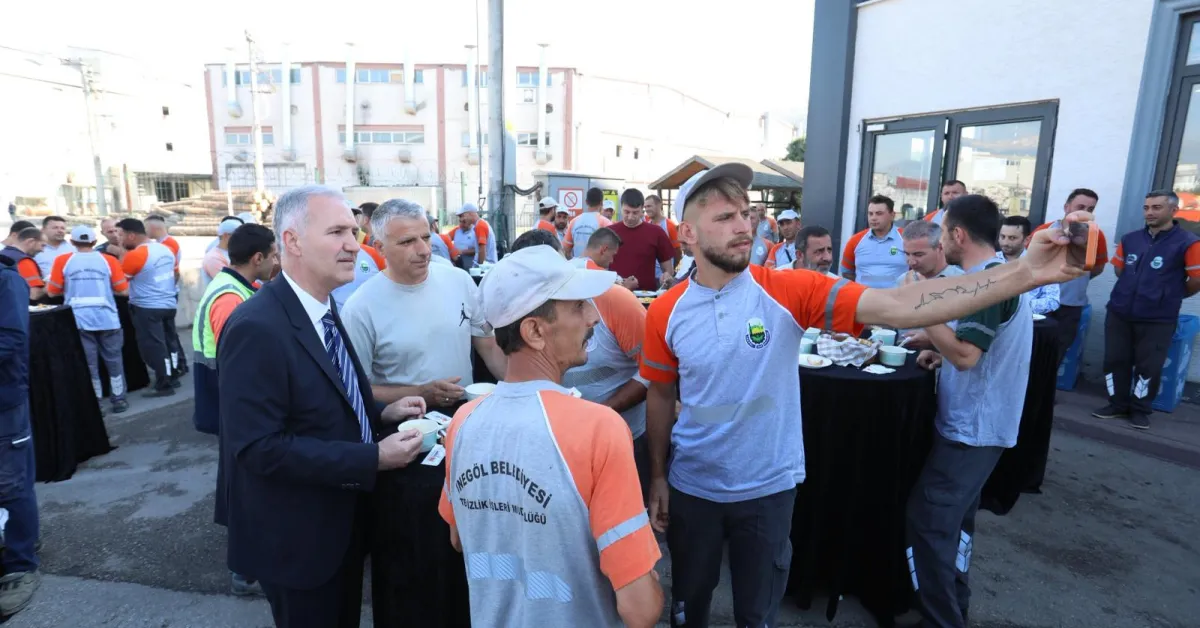 Alper Taban Temizlik İşleri Personeliyle Bir Araya Geldi (4)