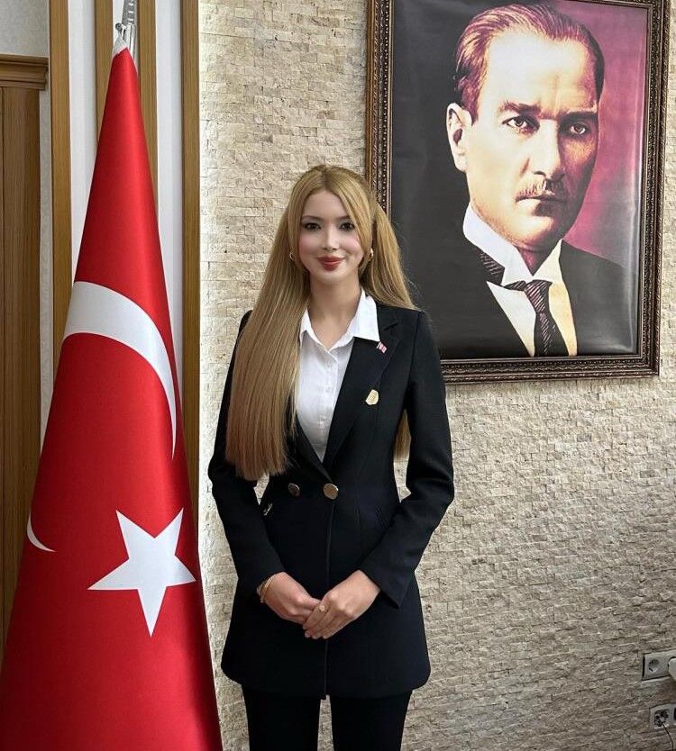 'Barbie Kaymakam' Vali Yardımcısı Oldu (1)