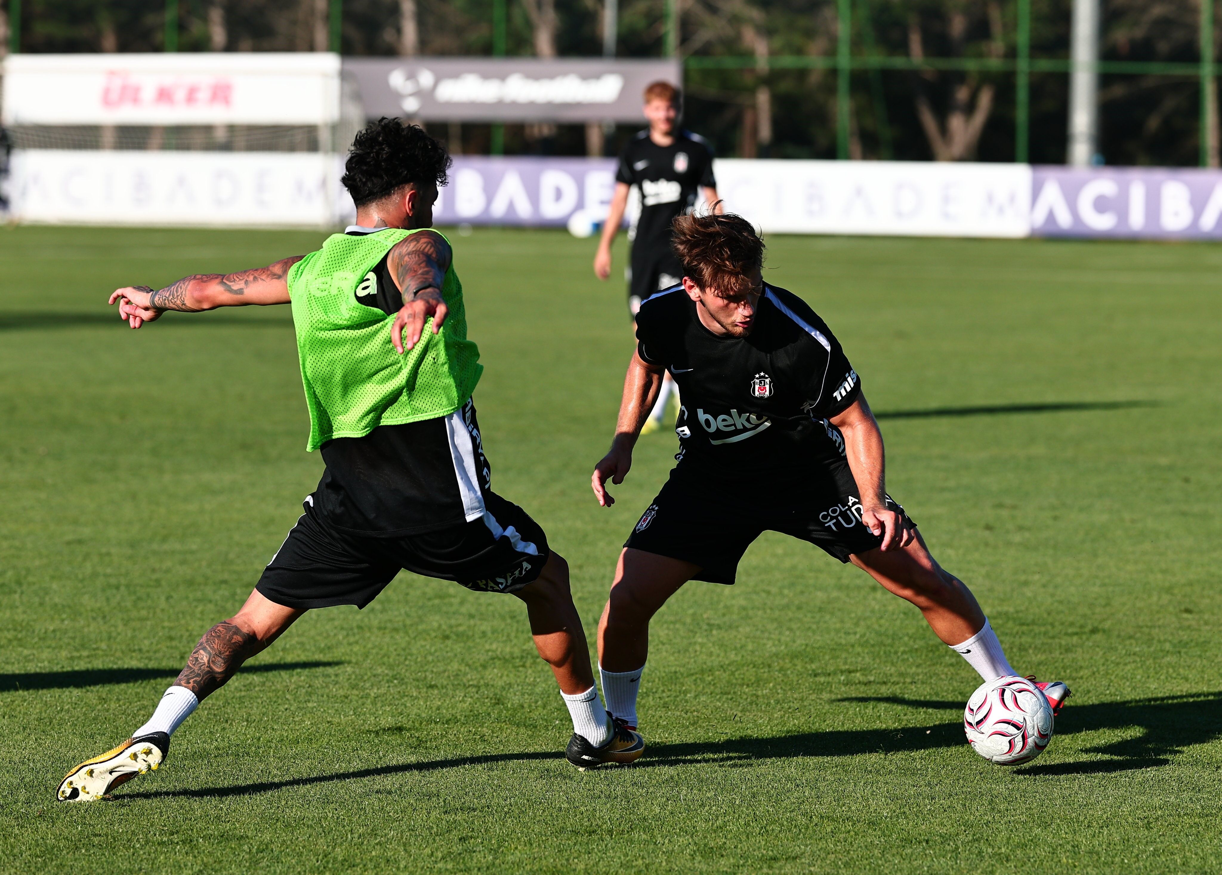 Beşiktaş, Günü Çift Antrenmanla Tamamladı (1)