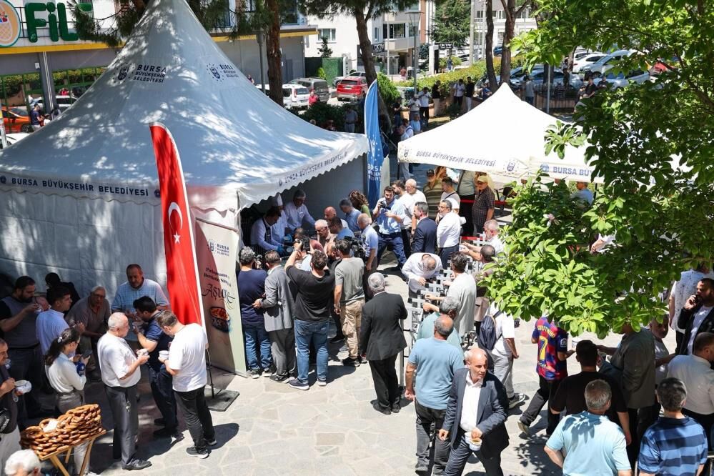 Bursa Büyükşehir'den 17 Ilçede Aşure Ikramı! (3)