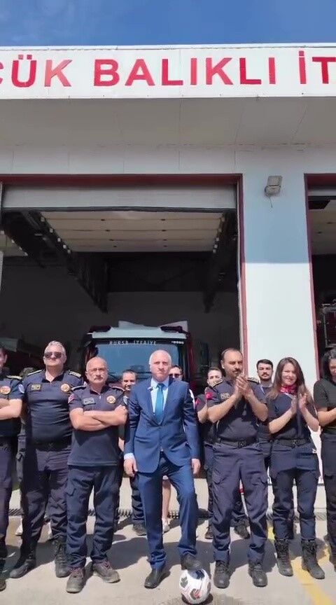 Bursa Itfaiyesi'nden Milli Takımımıza Anlamlı Destek! (2)