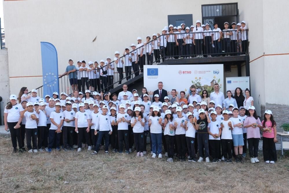 Bursa’da 150 Öğrenci Fide Dikerek Doğayla Buluştu! (1)
