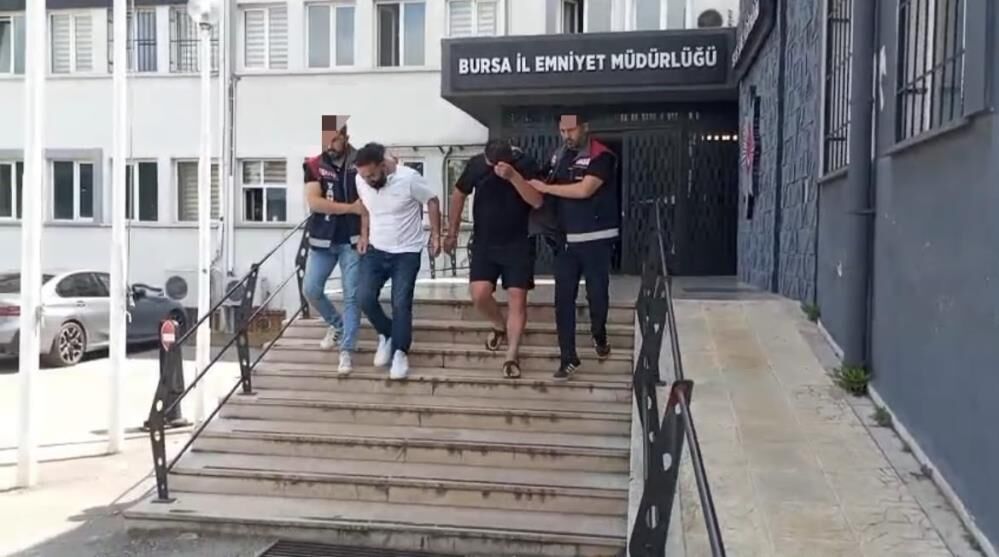 Bursa'da 73 Yaşındaki Kadını Yeğeni Gibi Arayıp Dolandırdılar! (1)-1