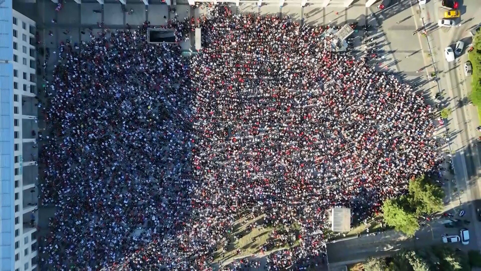 Bursa'da A Milli Takım Coşkusu Sokaklara Taştı, 250 Araçlık Konvoy Kenti Turladı (3)