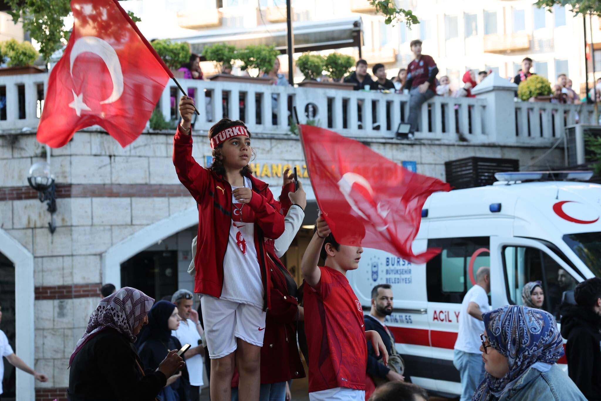 Bursa’da A Milli Takım Maçı Dev Ekranda Izlendi (3)