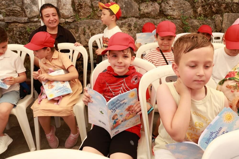 Bursa'da Çocuklara Kitap Ve Tarih Sevgisi Aşılanıyor! (2)
