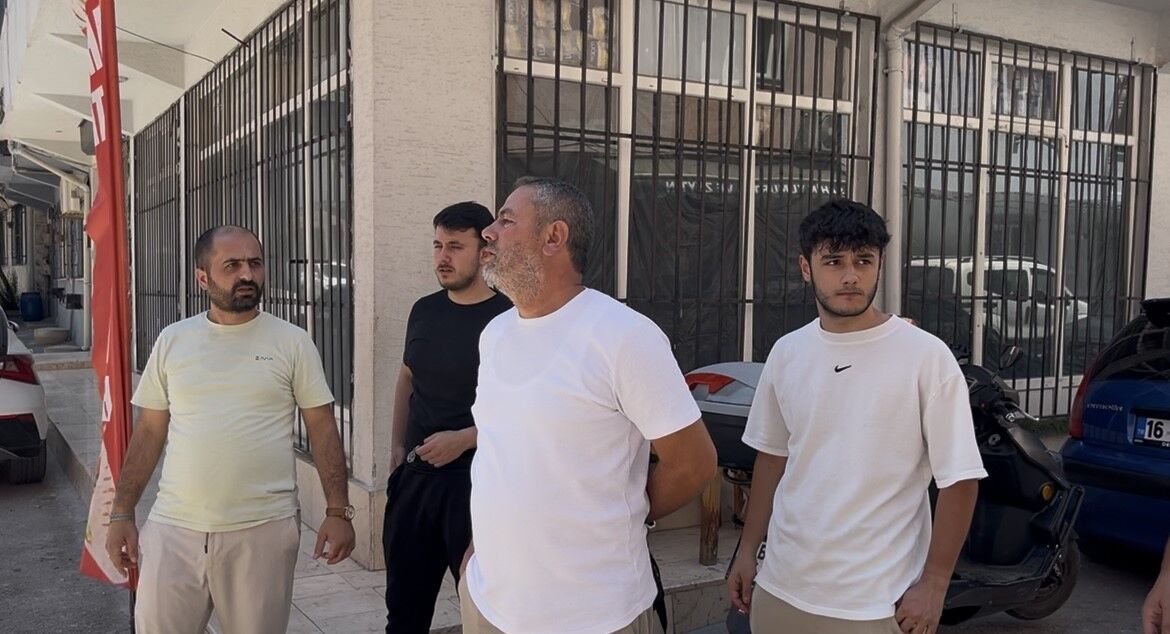 Bursa'da Ev Almak Için Biriktirdiği 1 Kilo Altın Çöpe Atıldı, Ilçe Seferber Oldu (4)