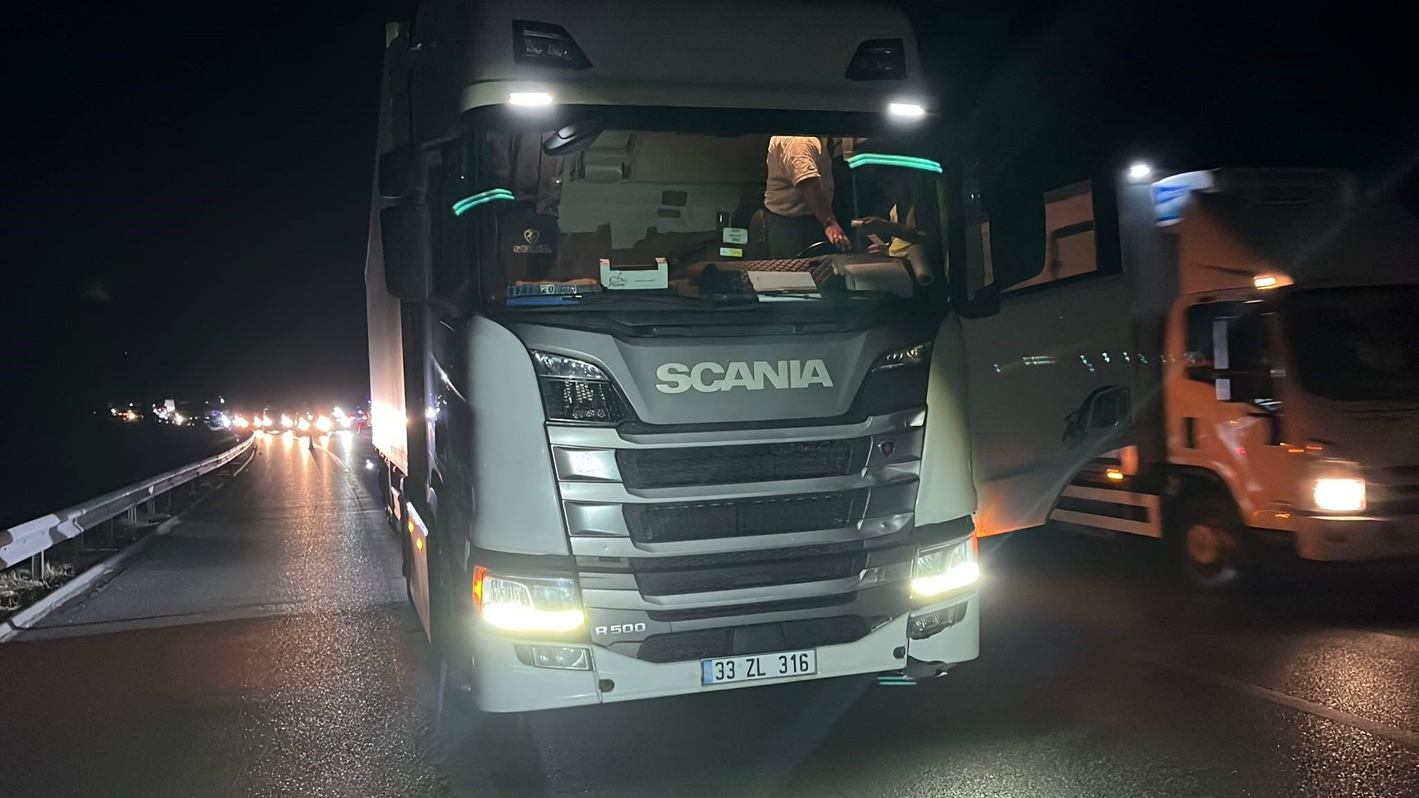 Bursa'da Feci Kaza! Yayaya Önce Tır, Sonra Otomobil Çarptı (4)