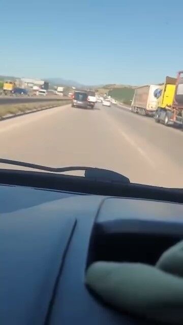 Bursa'da Kıl Payıyla Kazadan Kurtuldu! (1)
