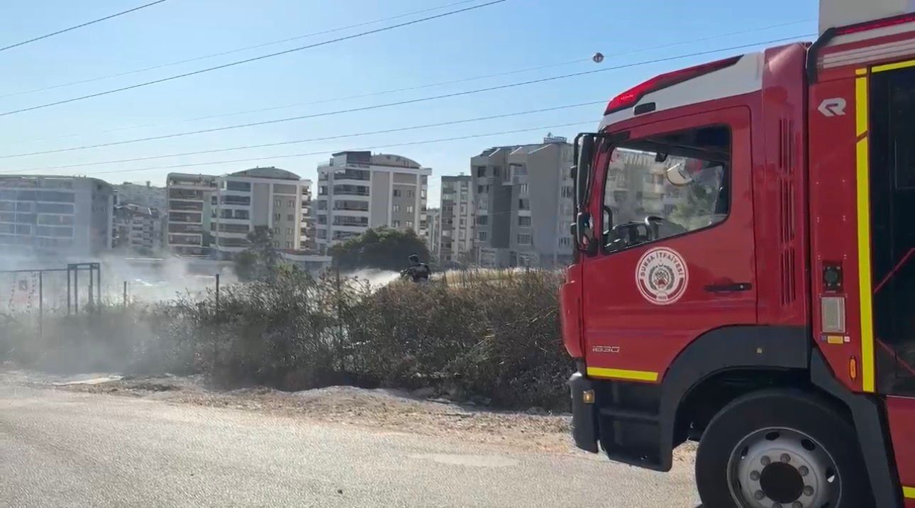 Bursa'da Otluk Alanda Çıkan Yangın Korkuttu (1)