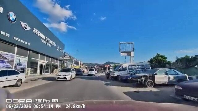 Bursa'da Yola Düşen Eşyasını Almak İsterken Canından Oluyordu! (2)