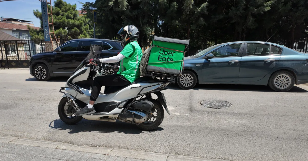 Buski̇ Araçları Bu Yoldan Geçmiyor Mu (1)