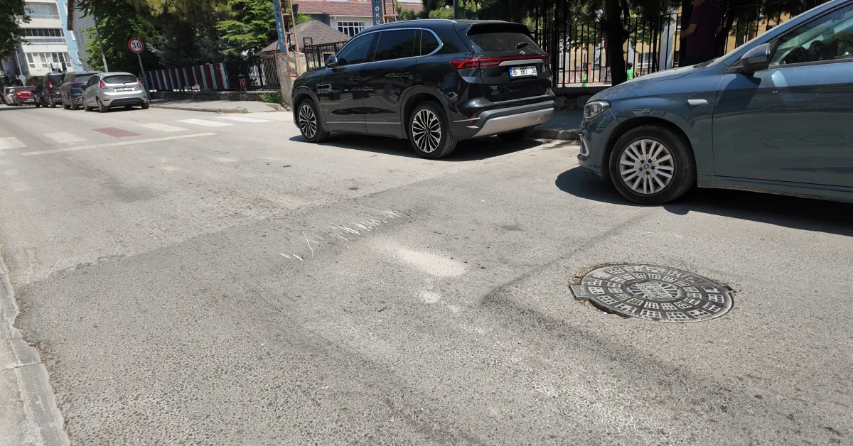 Buski̇ Araçları Bu Yoldan Geçmiyor Mu (2)