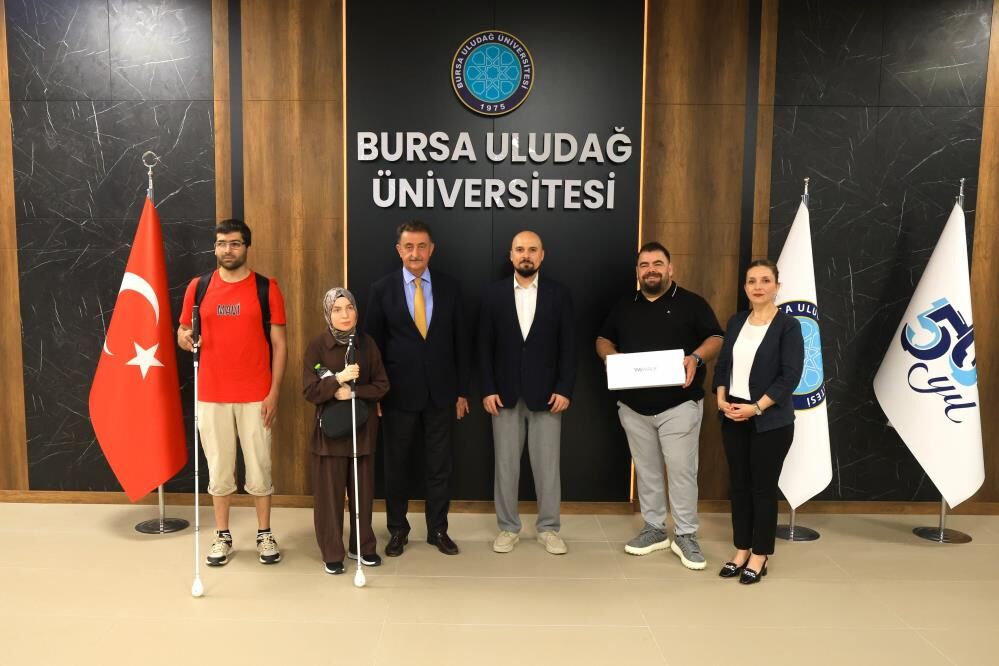 Buü’de Görme Engelli Öğrencilere Akıllı Baston Ve 724 Asistan Desteği! (3)