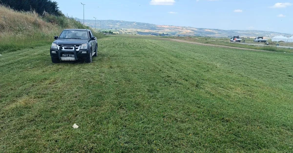 Dostum Tesisleri'nde Çimler Biçildi! Fotoğrafların Eski Olduğu Anlaşıldı (2)