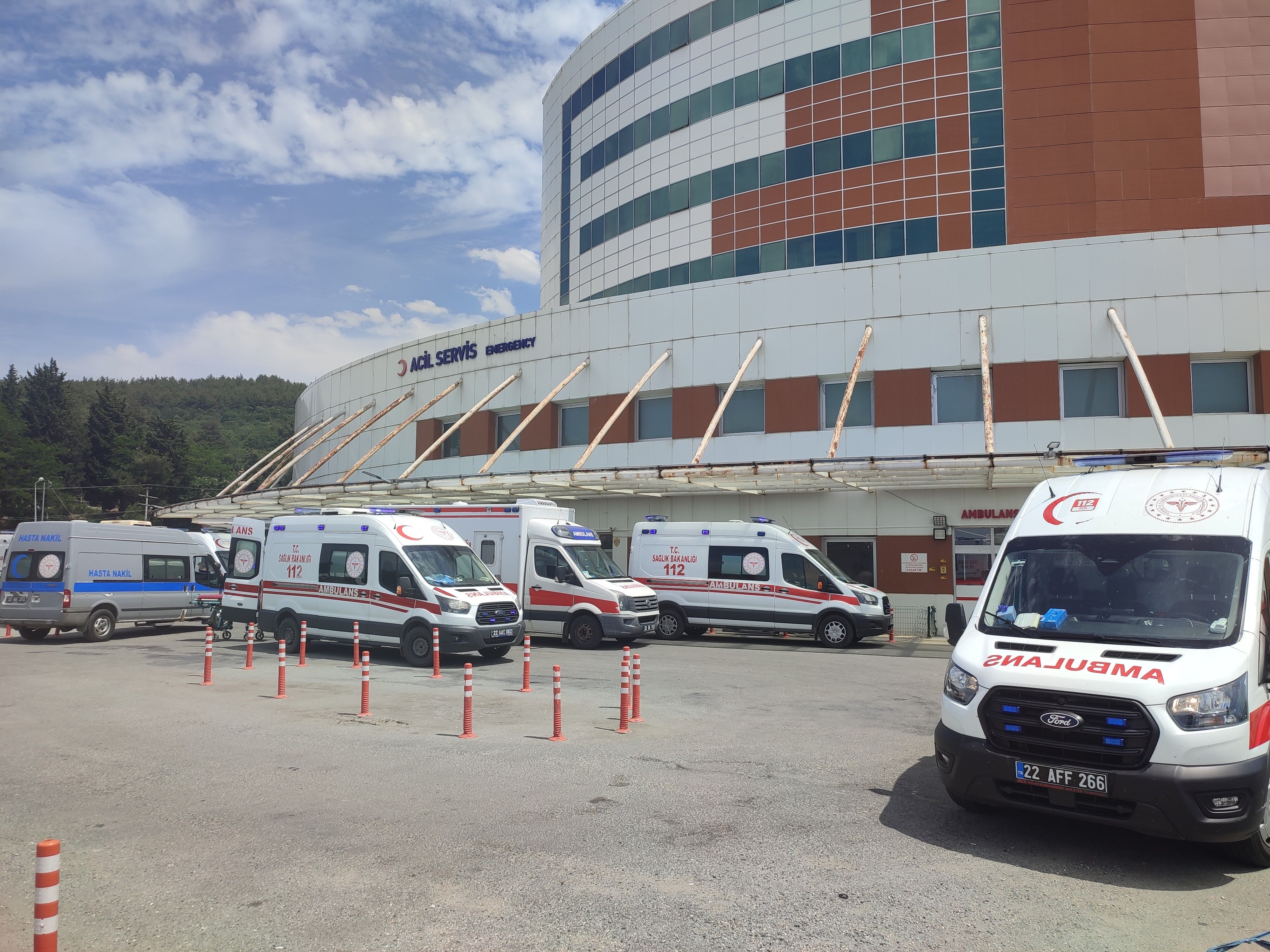 Edirne'de Yolcu Minibüsü Tıra Çarptı 16 Yaralı (4)